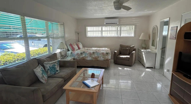 Студия Deluxe рядом с пляжем Bahama Beach Club Pompano