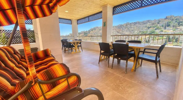 Villa Mira GuestHouse 2 - Downtown Central Amman - AL DIYRIH, Забронировать Вилла Виллы Аммана, рядом с Храм Геракла, Вилла