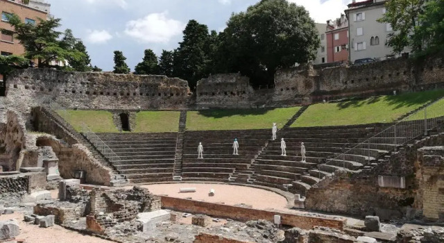 Апартаменты с балконом HOMEY I Teatro Romano Apartments