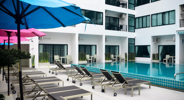 Кровать в общем номере RedDoorz I-Talay Resort