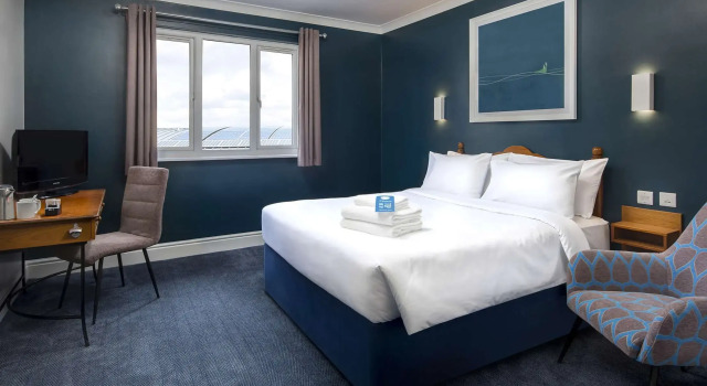 Travelodge Redhill Hotel, Забронировать Отель Редхилл Суррей