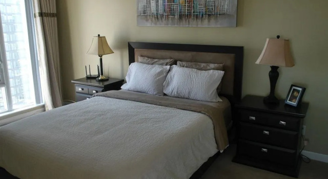 Gorgeous 2BR with Stunning Views, Забронировать Отель Торонто Greater Toronto Area, рядом с Театр Принцесса Уэльса