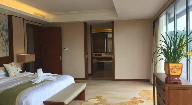 Люкс Deluxe с красивым видом из окна The Oriental Hotel Jiayu Wuxi