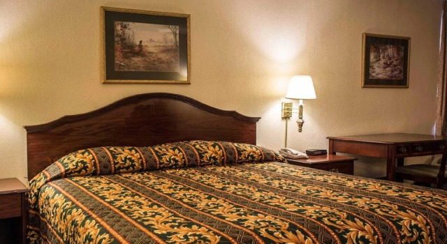 Econo Lodge Inn & Suites, 예약 호텔 룸버튼 노스 캐롤라이나