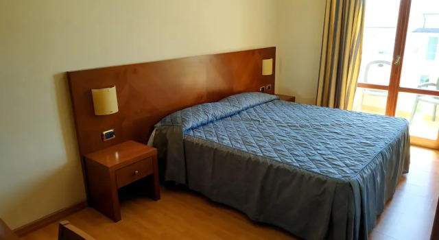 Двухместный номер Standard с балконом Hotel Calgary