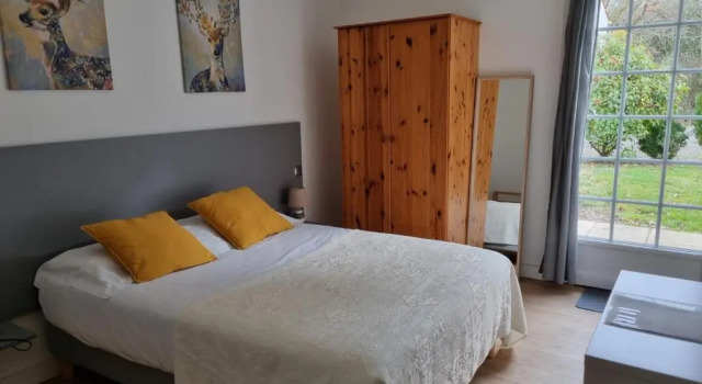 Hotel Aux Rochers de l'Ocean, Забронировать Отель Живран Vendée