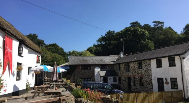 Коттедж с 2 комнатами The Cridford Inn
