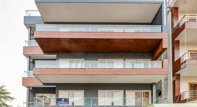 OYO Townhouse 513 Hotel Skylight Near Medanta Hospital