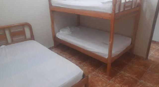 Трёхместный семейный номер Standard с балконом Hotel Euskal Beach