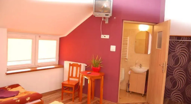 Hotelik Okęcie 39 - Nocleg i Parking Blisko Lotnisko Okęcie, Réserver Hôtel Włochy Varsovie