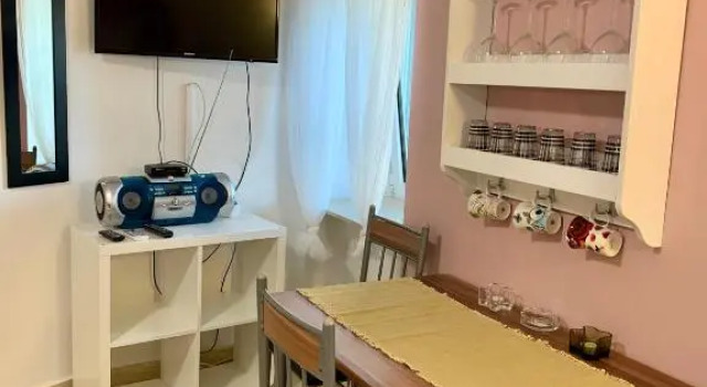 KIM studio apartman, Забронировать Апартаменты/квартира Отели Шибенско-Книнская жупания с парковкой, Парковка