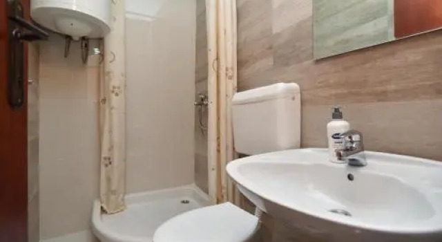 Guesthouse Beach House, Book Apartment Petrovac na Moru 