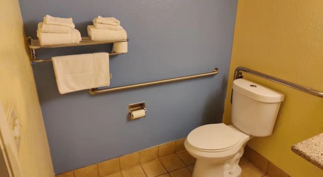 Четырёхместный номер Standard Stockton Inn