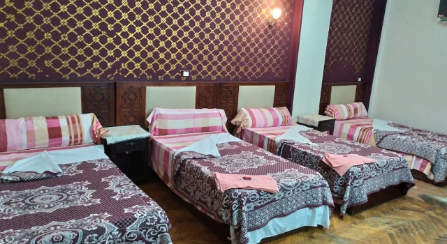 Standard cvadruplă cameră cu balcon Cairo Moon Hotel - Hostel