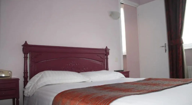 Трёхместный номер Standard Balzac Hôtel Restaurant