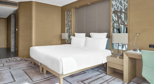 Двухместный номер Deluxe Langham Place Guangzhou - Walking distance to Canton Fair & Overseas Buyers Registration Service