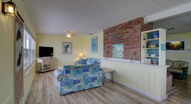 Bayside Bungalow 3 - Beautiful Bay Views