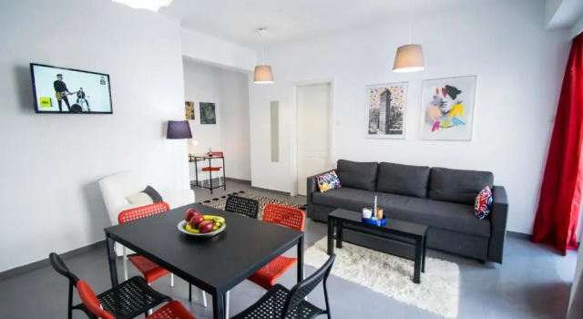 Destination Acropolis apt4