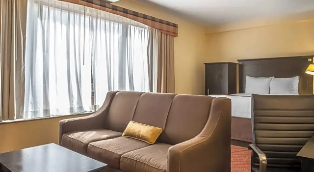 Четырёхместный люкс Comfort Inn & Suites LaGuardia Airport