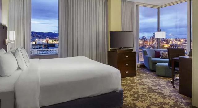 Courtyard by Marriott Portland City Center, Забронировать Отель Отели Портленда с парковкой, рядом с Дом-музей семьи Бишоп, Парковка