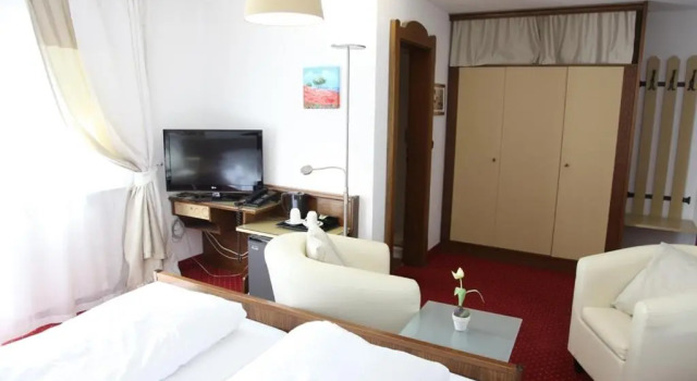 Двухместный номер Classic с балконом Kurhotel Würdinger Hof