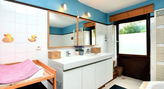 Rustic Holiday Home With Sauna, Terrace and Garden, Забронировать Отель Комблен-о-Пон Pays d'Ourthe-Amblève