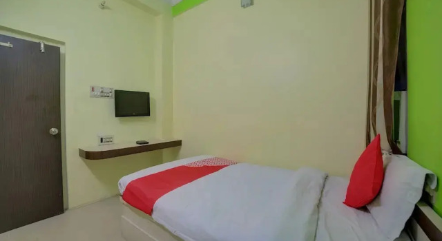 Shri Sai Paradise Hotel & Restaurant
