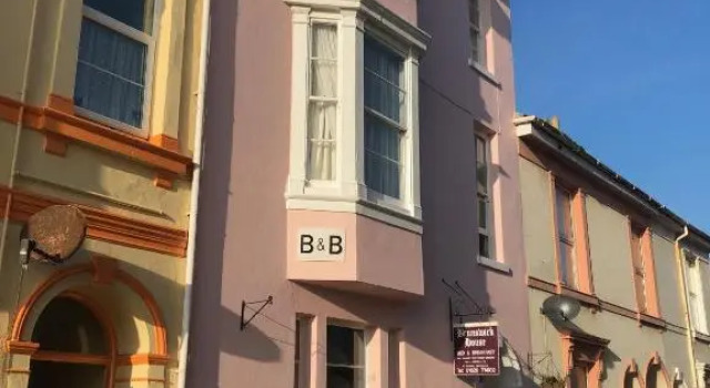 Brunswick House, Забронировать Отель Тинмут Девон, рядом с Gales Hill