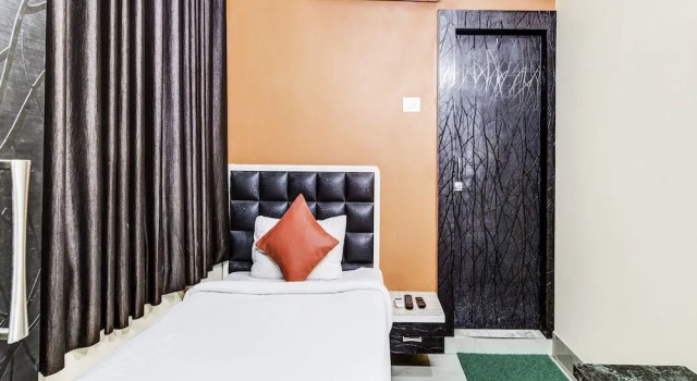 OYO 27698 Hotel Navneet Residency, Book Hotel Dhanbad Jharkhand