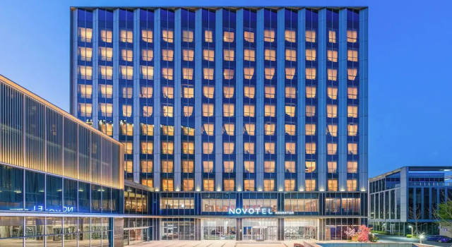 Novotel Shanghai Baoshan Jiusi, Varaa Hotelli Shanghai Shanghai