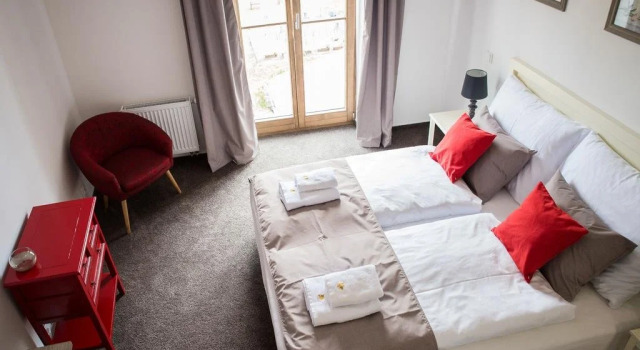 Nebespán, Book Hotel Kasperske Hory Plzen