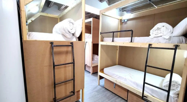 Кровать в общем номере (женский номер) Cwtsh Hostel Central Swansea, Social & Modern, Near Train Station