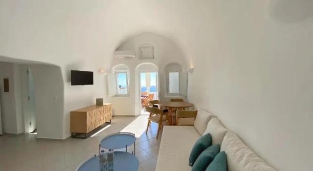 Вилла с гидромассажной ванной на открытом воздухе с видом на Кальдеру Panorama Suites