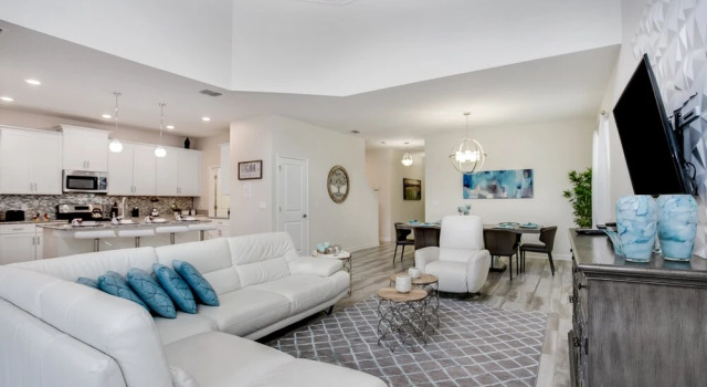 5 Bed 4 Ba Villa with Game Room, Pool & Spa
