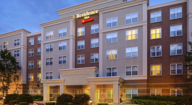 Residence Inn by Marriott Boston Framingham, Varaa Hotelli Hotellit New England uima-altaalla, Uima-allas