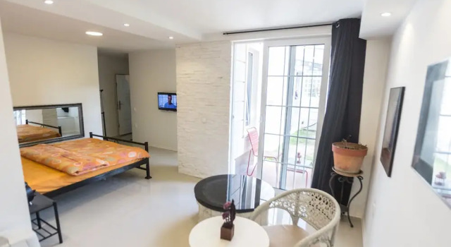 Aloha Apartments with pool