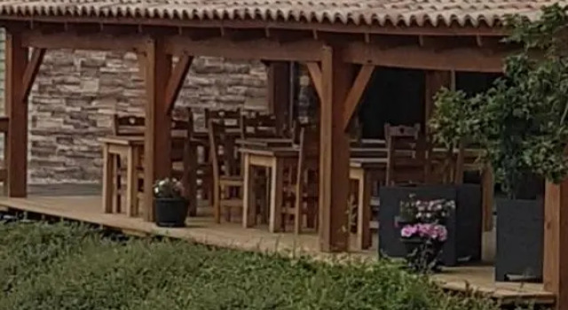 Gite de prejeurin, Prenota Hotel Hotel a Alvernia con parcheggio, Parcheggio