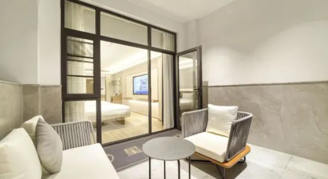 Люкс Deluxe Starway Hotel (Shaoxing Luxun's Hometown Yintaicheng)