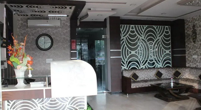 Hotel R K Palace, Забронировать Отель Отели штата Раджастхана 4 звезды, 4*