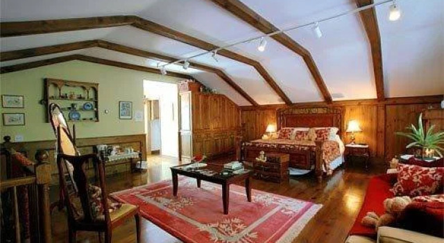 Brock Hollow B & B