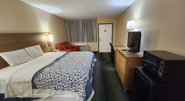 Номер Standard Budget Host Inn