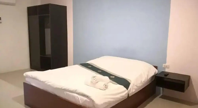 Ruen Bua resident, Rezervovat Apartmánový hotel Warin Chamrap 