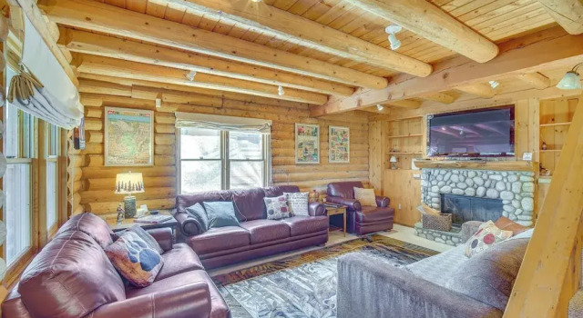 Crestline Area Vacation Rental Cabin w/ Decks!, Reservar Casa de férias Crestline San Bernardino Mountains