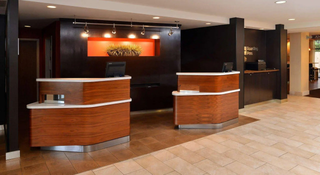 Courtyard Laredo, Rezervovat Hotel Laredo Texas