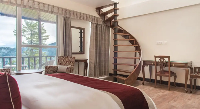 Четырёхместный семейный номер Standard с балконом и с видом на горы Echor Backwoods Villa Narkanda