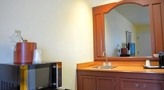 Двухместный люкс c 1 комнатой Sands Inn & Suites