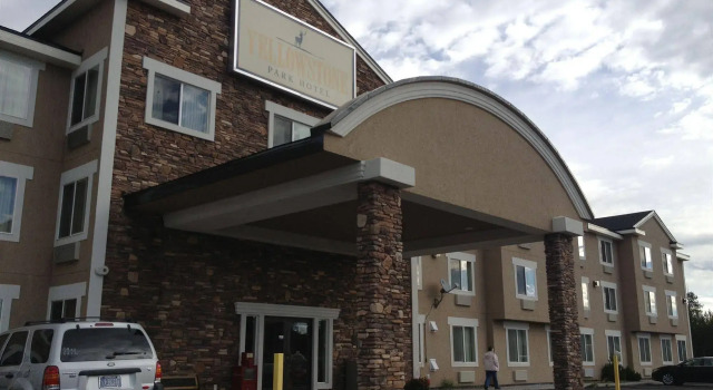 Yellowstone Park Hotel
