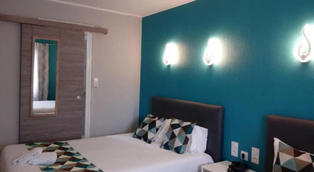 Четырёхместный номер Standard Hotel Astoria