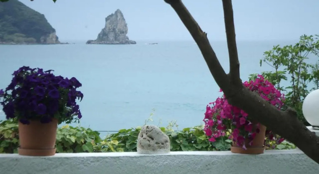 Agathi Beach House (Black Rocks)