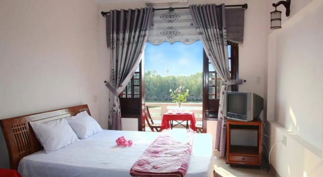 Lakeside Homestay